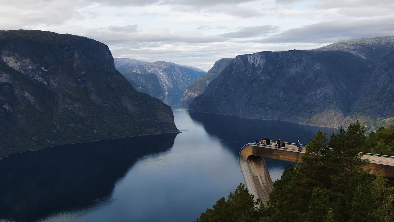 Thumbnail: Guided tour and fjord cruise to Nærøyfjorden, Flåm and Stegastein viewpoint